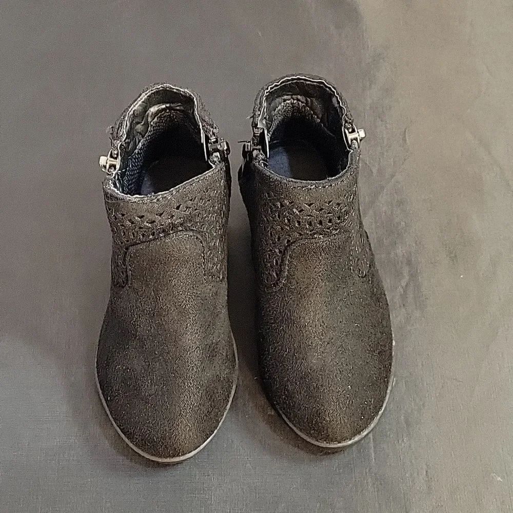 BRAND NEW LINK SUEDE CUTOUT DESIGN ROUND TOE 2-ZIP CLOSURE BABY'S ANKLE BOOT
